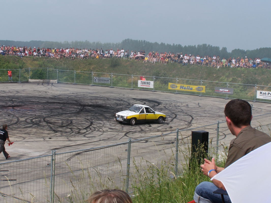 Abbruch, ah der Benzin.