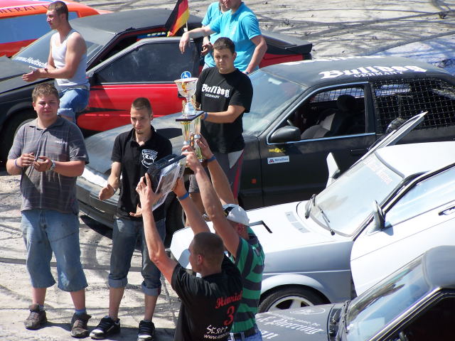 Hoch mit dem Zeugs :-)