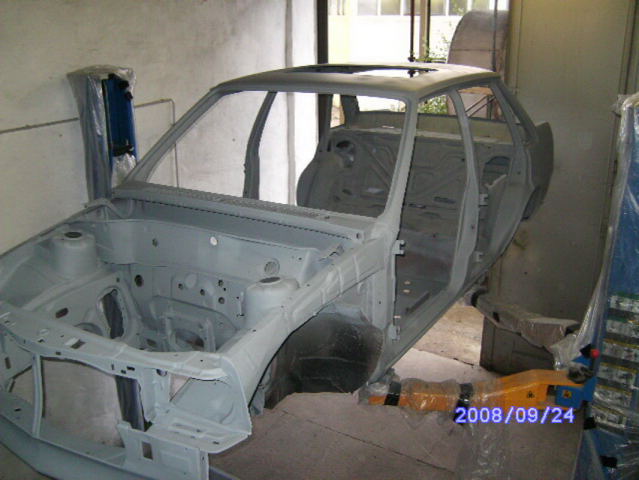 Nach vielen Spachtel und Schleifarbeiten endlich im F&uuml;llerkleid!!!!!!!